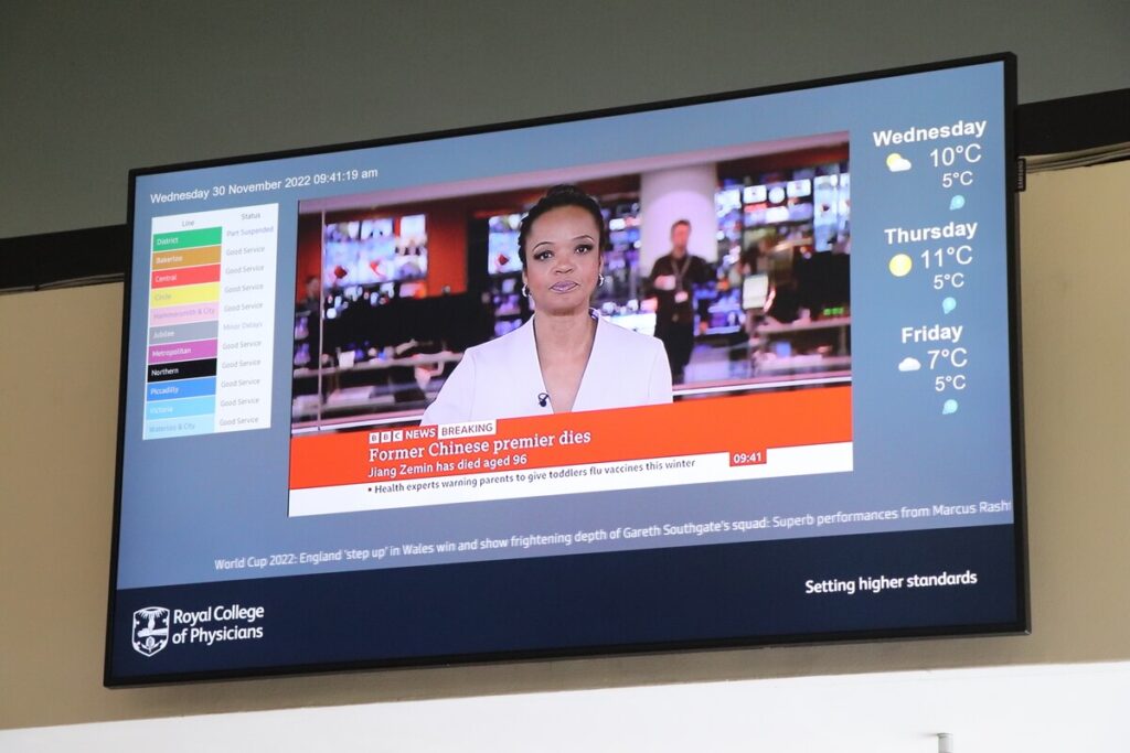 Tripleplay news display